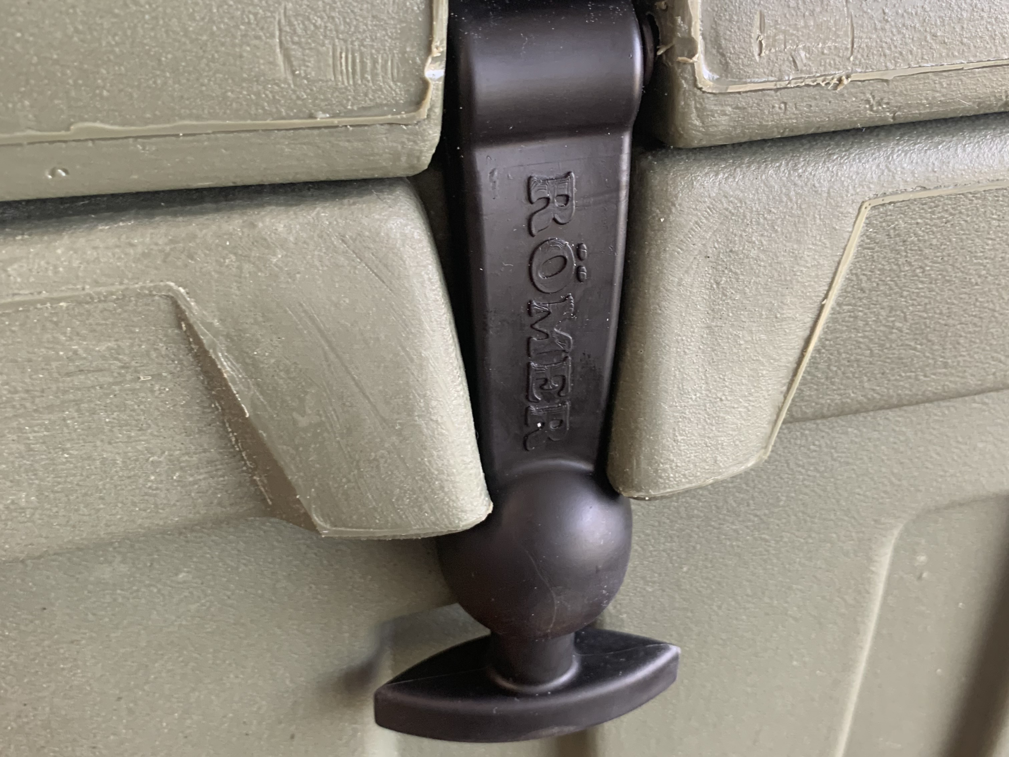 CLOSING LATCHES FOR QUALITY, FUNCTION AND DURABILITY 